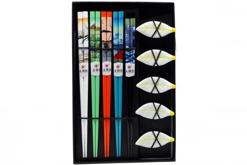 Coffert 5 paires de baguettes bois coloré, paysages Japonais avec porte-baguettes "feuille" Coffert 5 paires de baguettes bois coloré, paysages Japonais avec porte-baguettes "feuille"