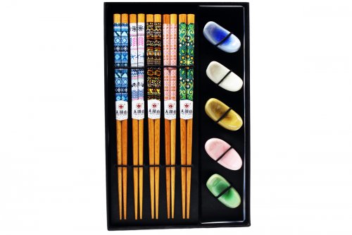 Coffret 5 paires de baguettes bois, motifs traditionnels avec porte-baguettes « Galet »